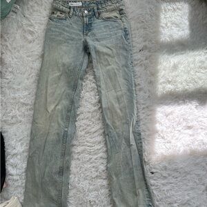 ZARA low waisted light wash jeans